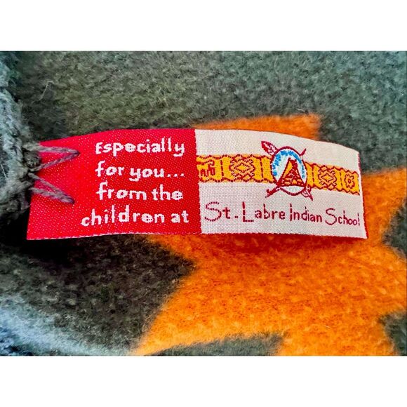 St. Labre Indian School Fleece Throw Blanket Beautiful Aztec Design - Picture 3 of 4